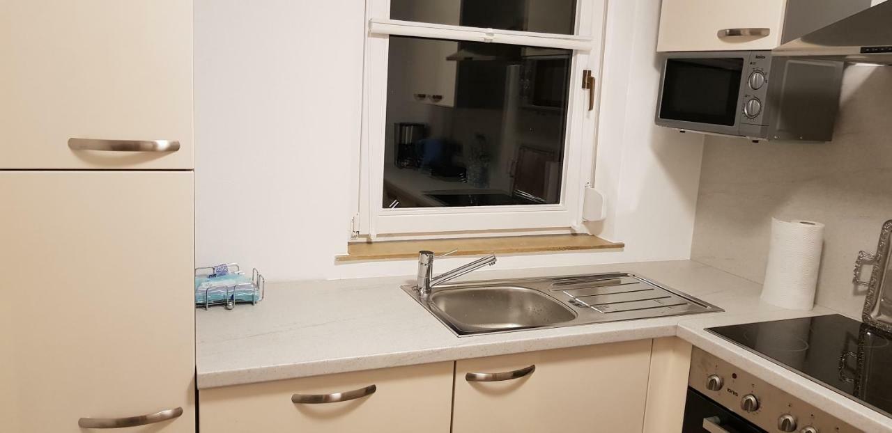 Outletcity Ferienwohnung Apartment 2 Metzingen  Exteriör bild