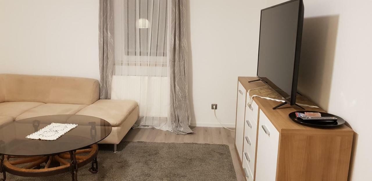 Outletcity Ferienwohnung Apartment 2 Metzingen  Exteriör bild
