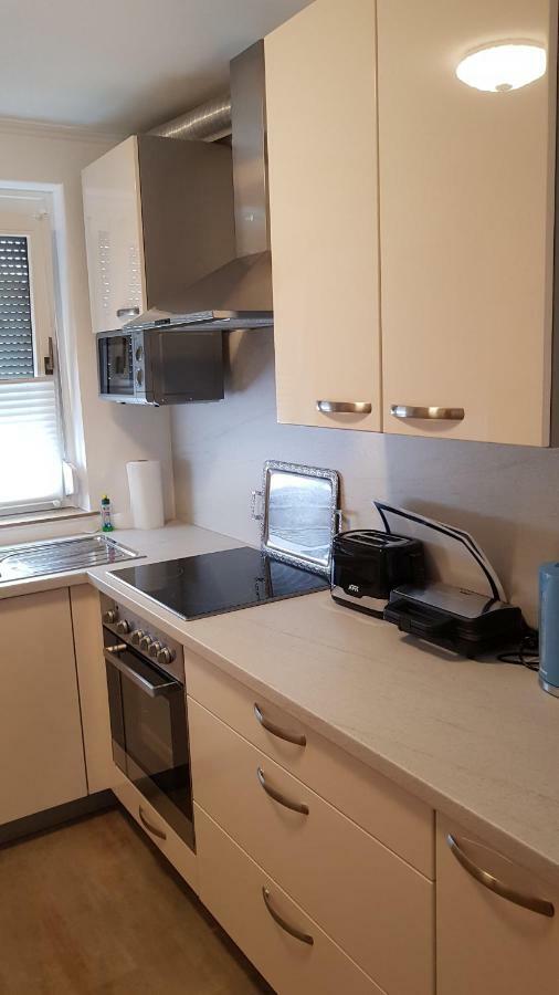 Outletcity Ferienwohnung Apartment 2 Metzingen  Exteriör bild